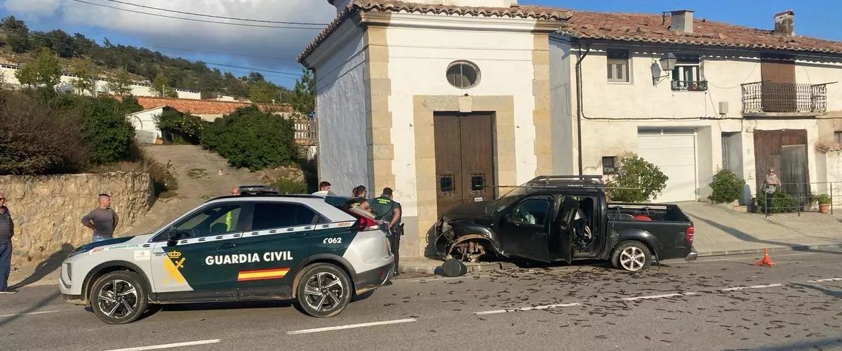 Se estrella contra una ermita de Morella con un coche que había robado en Sant Jordi