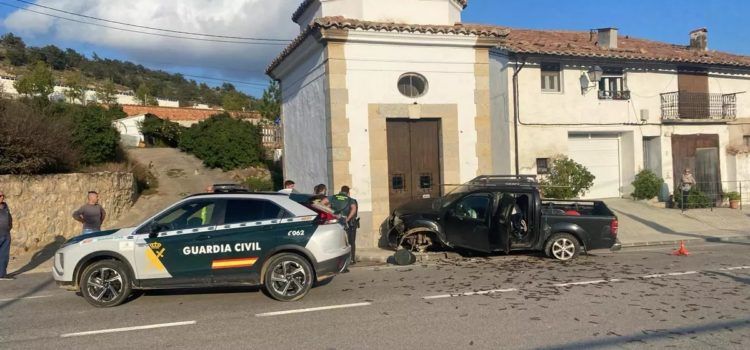 Se estrella contra una ermita de Morella con un coche que había robado en Sant Jordi