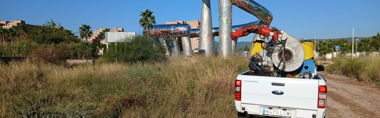 La Diputació realitza el major desplegament aeri i terrestre de tractaments contra els mosquits en actuar en tots els municipis del litoral de la província