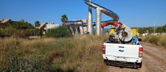 La Diputació realitza el major desplegament aeri i terrestre de tractaments contra els mosquits en actuar en tots els municipis del litoral de la província