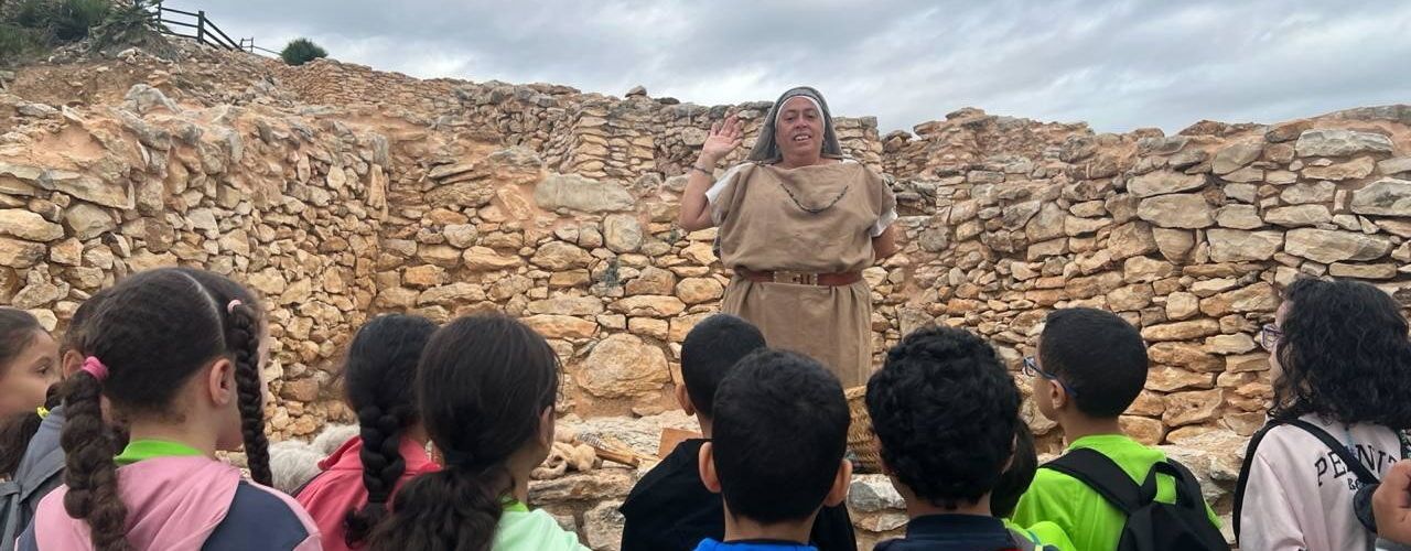 Tornen les visites dinamitzades per als escolars al Puig de la Nau de Benicarló