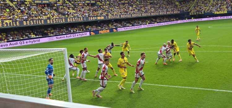 Acompanyant la Penya Llagostí Groc en una contundent victòria del Villarreal