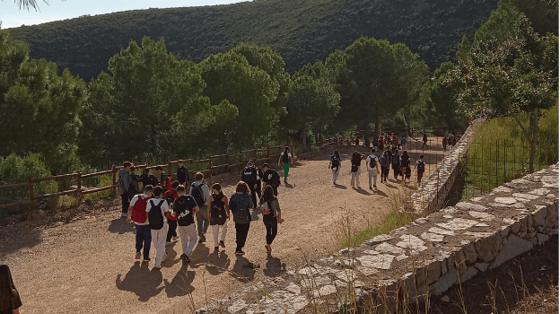 Alumnat de IES Leopoldo Querol fan senderisme per la Serra d’Irta
