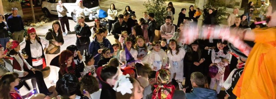 Unes 70 xiquetes i xiquets de Canet lo Roig participen en una gimcana ‘terrorífica’ per Halloween