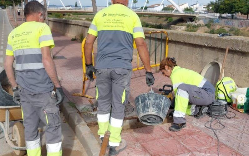 El taller de empleo mejora la accesibilidad en la zona de Fora Forat