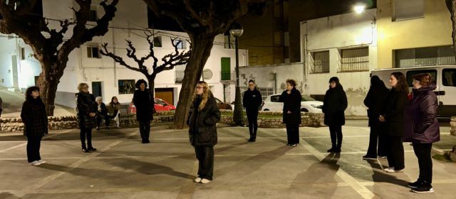 Alcanar tanca un mes d’accions pel 25N alçant la veu per les dones que ja no la tenen