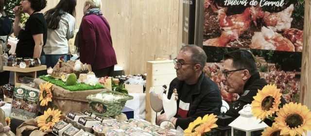 Alcanar arranca amb èxit la primera gran fira dedicada al món dels cítrics