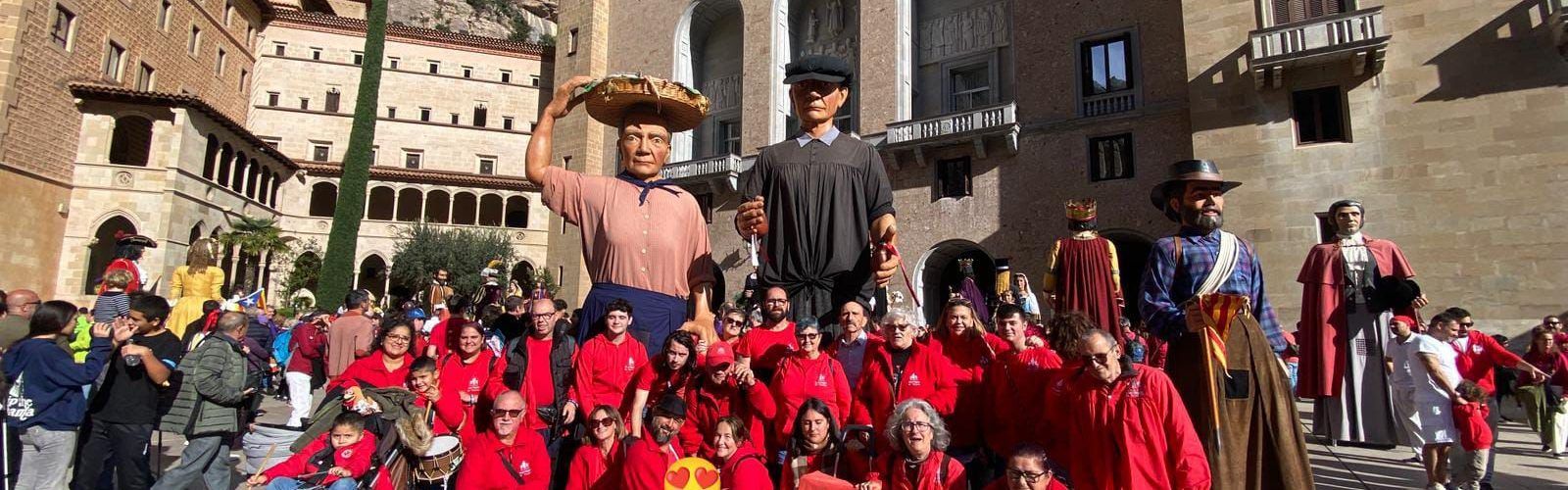 Dos gegants de Vinaròs en la trobada del Mil·lenari del Monestir de Montserrat