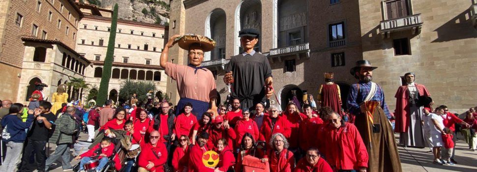 Dos gegants de Vinaròs en la trobada del Mil·lenari del Monestir de Montserrat