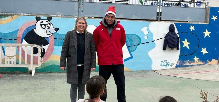 Vinaròs inaugura l’Escola de Nadal inspirada en “Charlie i la fàbrica de xocolate”