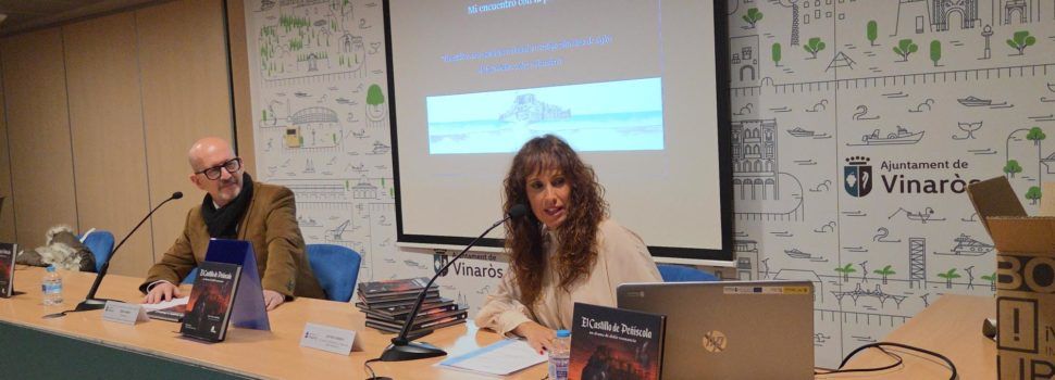 Ester Forner presenta el seu últim llibre, dedicat al castell de Peníscola
