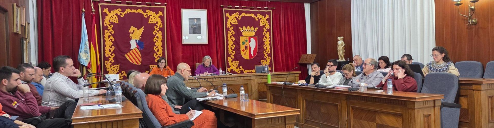 Ple ordinari de desembre, amb apagada de llum inclosa