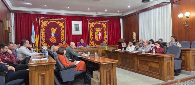 Ple ordinari de desembre, amb apagada de llum inclosa