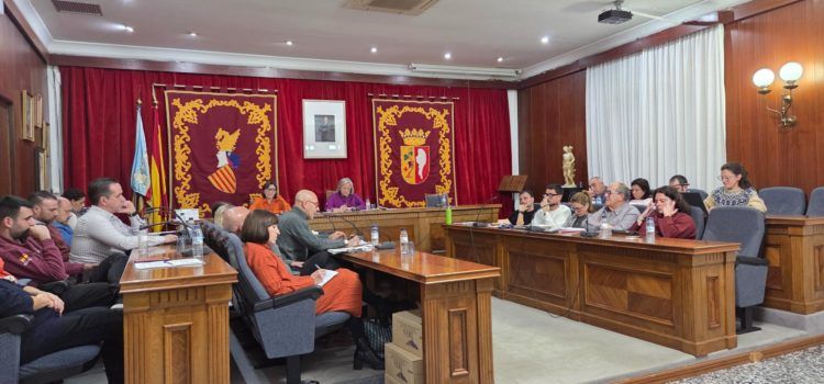 Ple ordinari de desembre, amb apagada de llum inclosa