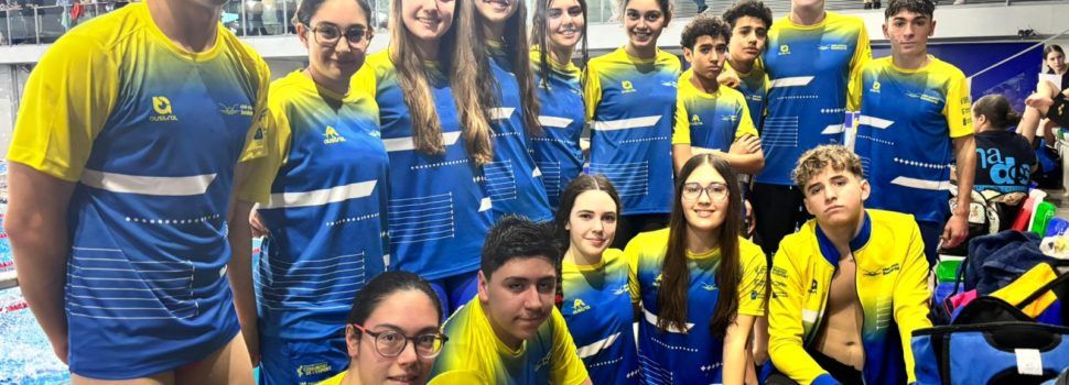 Equip de gala del Club Natació Benicarló en la segona jornada de lliga infantil i majors