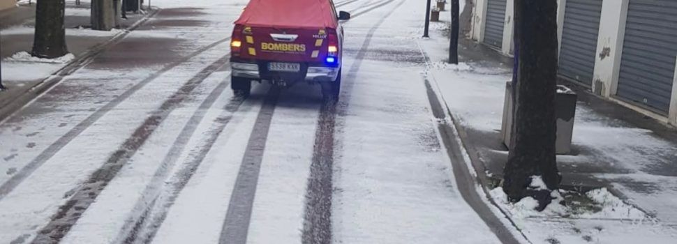 La vital tasca dels bombers voluntaris de Benassal en l’últim temporal de neu