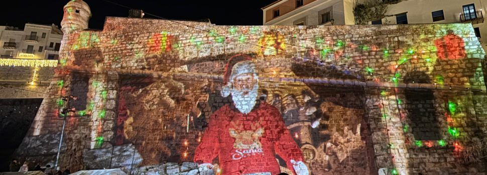 La muralla norte de Peñíscola cobra vida con la magia de la Navidad 
