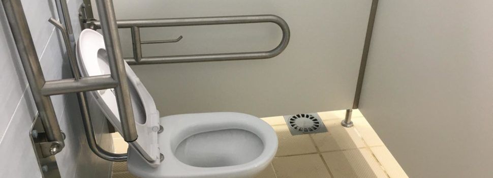 Compromís Benicarló denuncia que la piscina municipal no compleix les normes d’accessibilitat