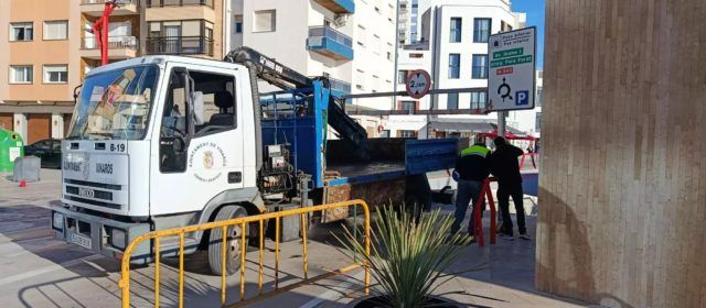 Reparen els danys ocasionats per una furgoneta a l’aparcament del passeig de Colón