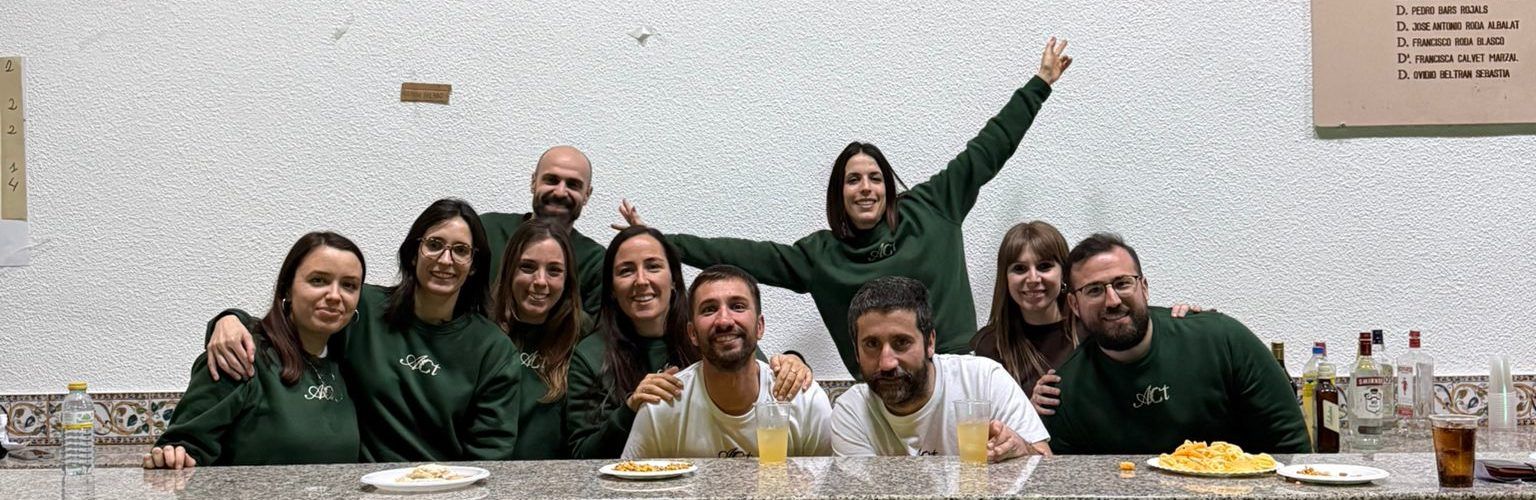 Un Sant Antoni de foc i coquetes es celebra amb festa i fervor a Tírig