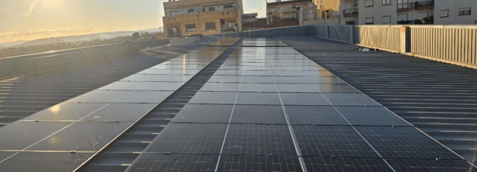 L’Ajuntament d’Alcanar instal·la plaques fotovoltaiques al Centre Cívic en el marc del Pla de Recuperació, Transformació i Resiliència