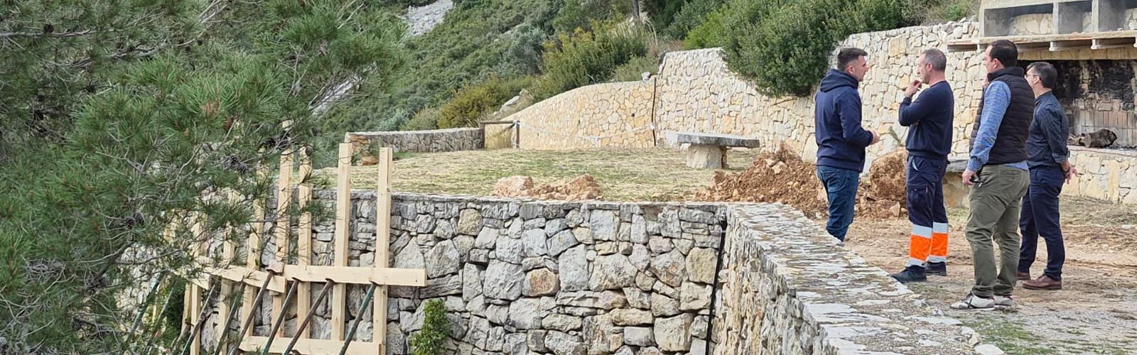 Arranquen a Peníscola les obres de reconstrucció dels murs al voltant de l’ermita de Sant Antoni