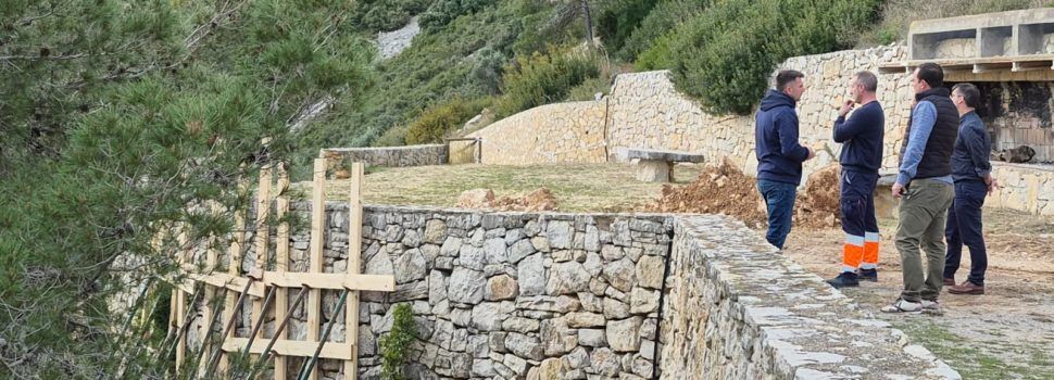 Arranquen a Peníscola les obres de reconstrucció dels murs al voltant de l’ermita de Sant Antoni