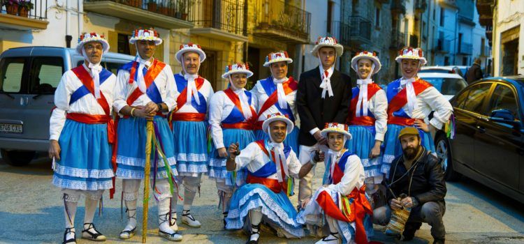Benassal celebra la festa del Ajo amb tradició i disfresses