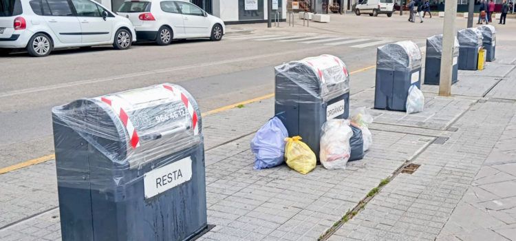 Benicarló reubica contenidors per garantir el servei durant les Falles