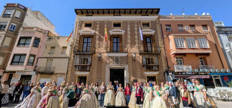 Benicarló viu una intensa jornada fallera amb homenatges i visites institucionals