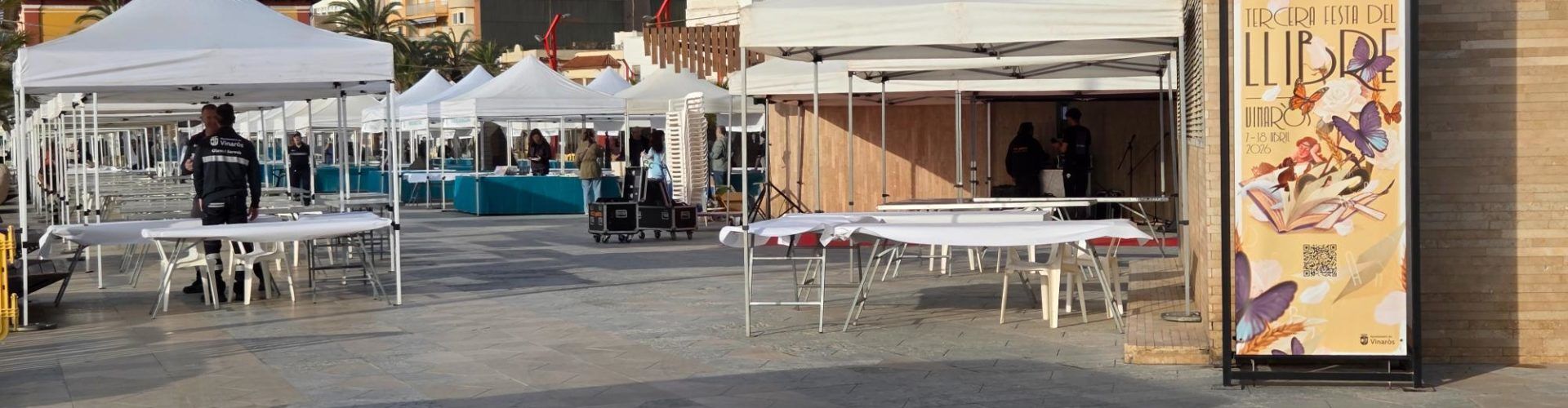 Últims preparatius per a la Fira del Llibre