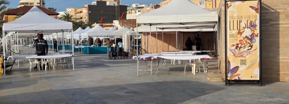 Últims preparatius per a la Fira del Llibre