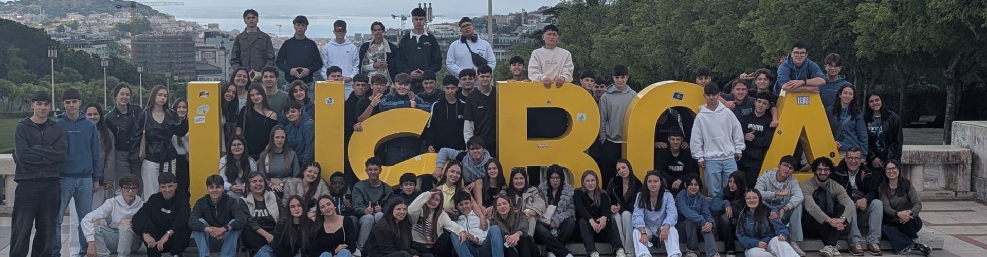 Els alumnes de 4t d’ESO de l’IES Leopoldo Querol gaudeixen del seu viatge de fi d’estudis a Portugal