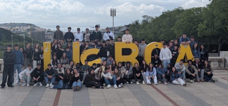 Els alumnes de 4t d’ESO de l’IES Leopoldo Querol gaudeixen del seu viatge de fi d’estudis a Portugal