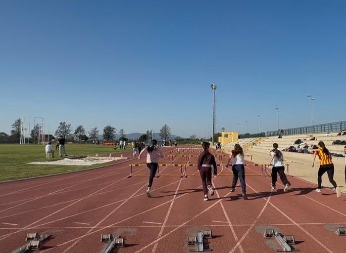 L’alumnat de l’IES Leopoldo Querol participa en les II Olimpíades d’Atletisme