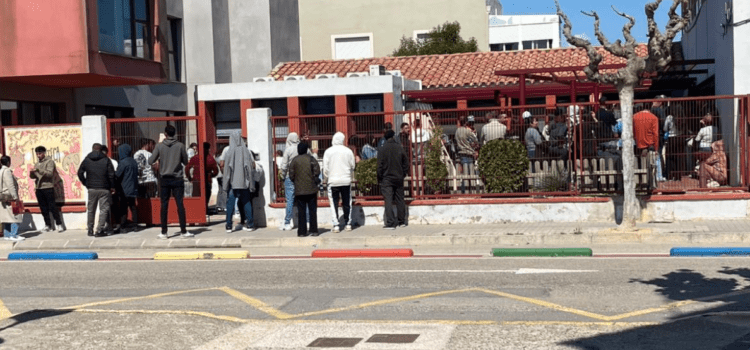 VOX Benicarló alerta del colapso que provoca la regularización masiva de inmigrantes ilegales