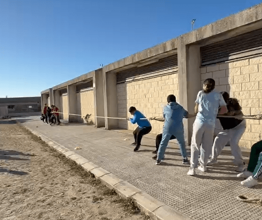 L’IES Leopoldo Querol celebra el Dia de l’Esport amb una jornada dedicada als jocs i esports tradicionals