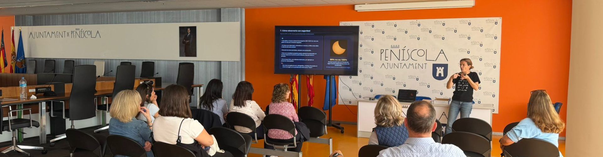 L’Ajuntament de Peníscola forma el personal de les empreses turístiques sobre l’eclipsi