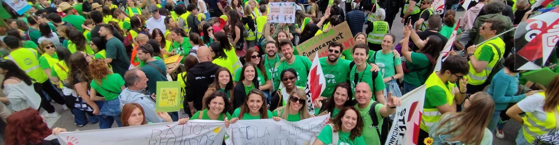Professorat del Maestrat, en la manifestació a València per la vaga indefinida en ensenyament