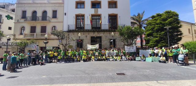 Nova manifestació docent a Vinaròs, centrada en denunciar les deficiències actuals dels centres educatius