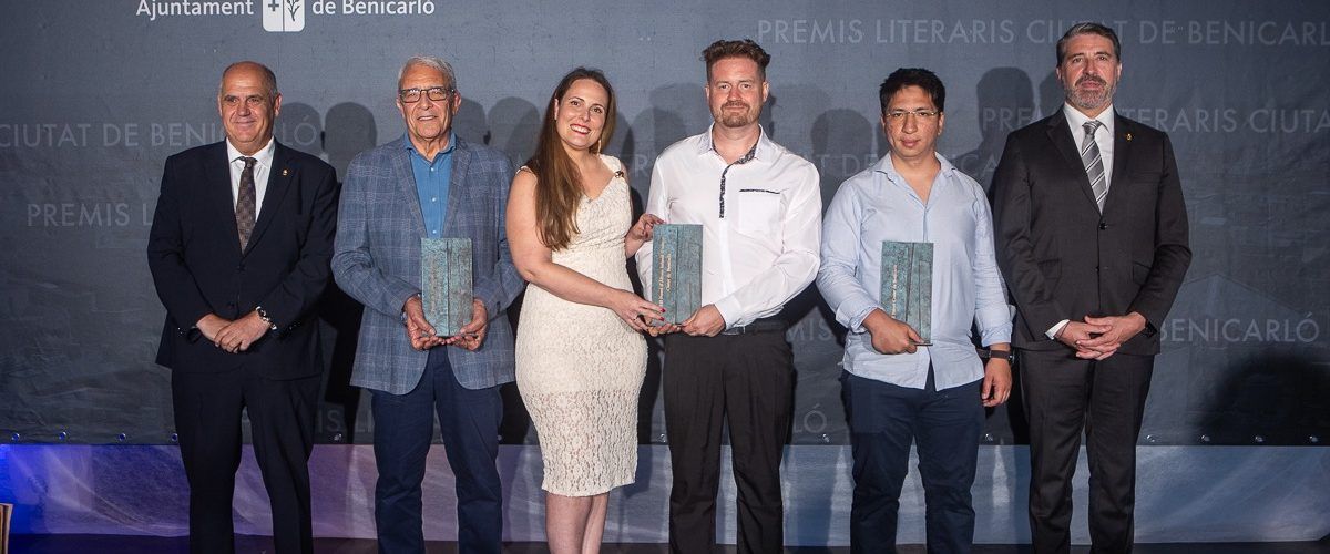 Benicarló lliura els Premis Literaris en una gala marcada per la qualitat i la sensibilitat de les obres premiades