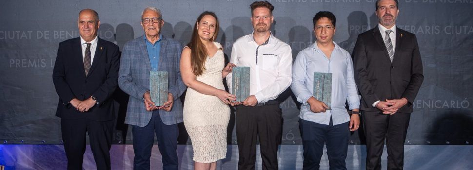 Benicarló lliura els Premis Literaris en una gala marcada per la qualitat i la sensibilitat de les obres premiades