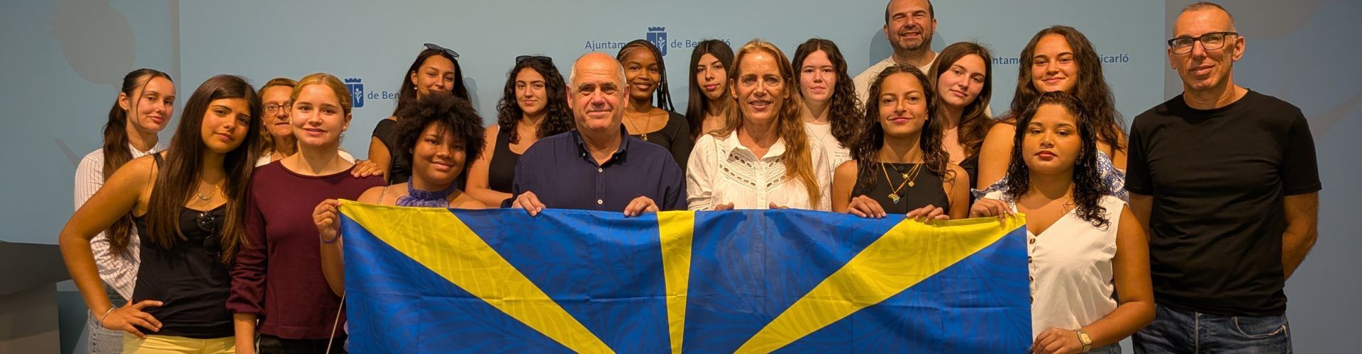 L’alcalde de Benicarló dona la benvinguda a un grup d’estudiants de l’illa de la Reunió