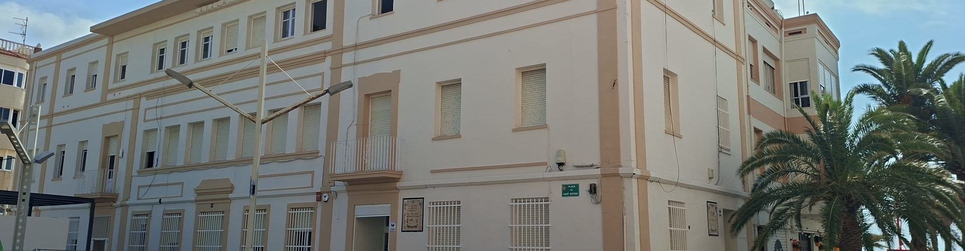 L’Ajuntament adequa la façana de Serveis Socials