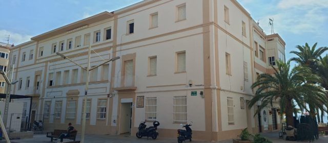 L’Ajuntament adequa la façana de Serveis Socials