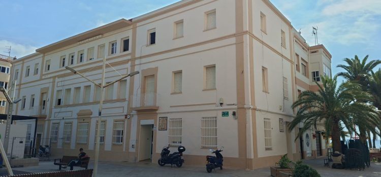 L’Ajuntament adequa la façana de Serveis Socials