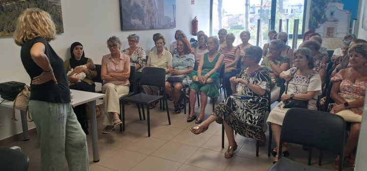 La Regidoria d’Igualtat d’Alcalà-Alcossebre donarà continuïtat a l’espai de debat sobre la igualtat de gènere “El cafè de les lletres”