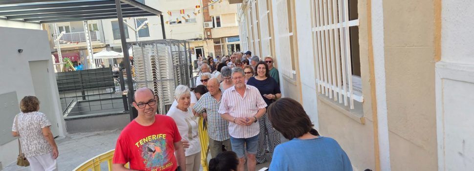 Recollida de tíquets per al lot dels majors de 70 anys