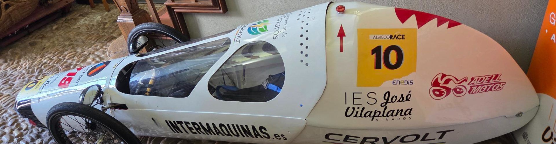 Un prototip de vehicle elèctric, fet per alumnat de l’IES José Vilaplana, en la competició Albi Eco Race, a França