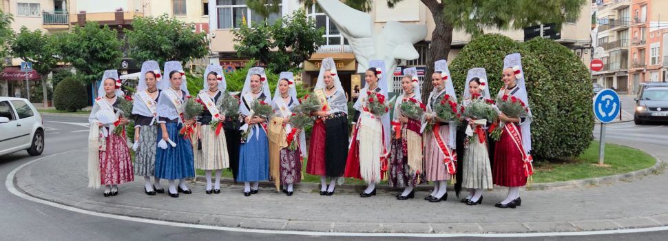 Cercavila de les dames acompanyades per la banda de La Alianza